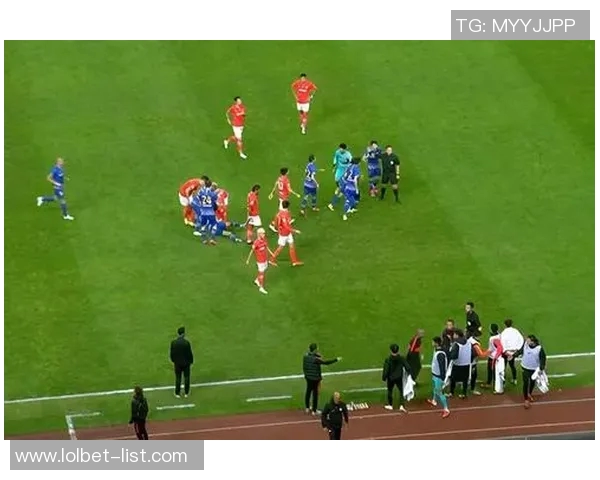 国王杯激战利物浦完胜波尔图争议判罚引发全场热议