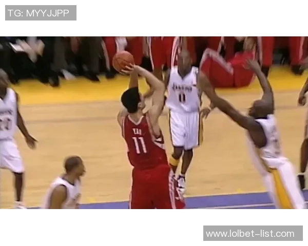 姚明的篮球传奇与生活瞬间相结合的精彩相片图文集锦