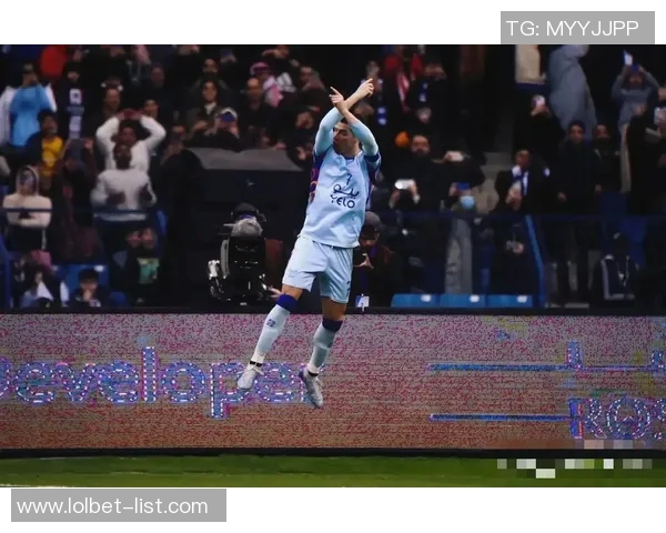 中超热刺大胜巴黎圣日耳曼红牌事件引发全场热议精彩进球回顾